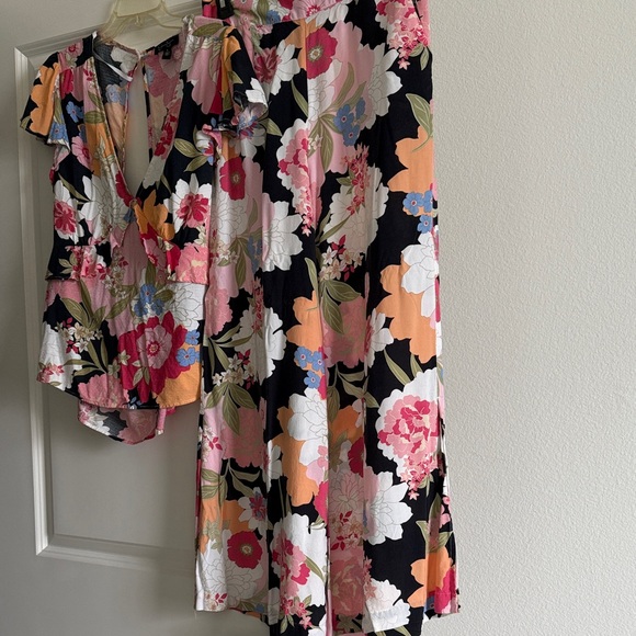 Floral Two-Piece Set with Top and Skirt - Picture 2 of 8